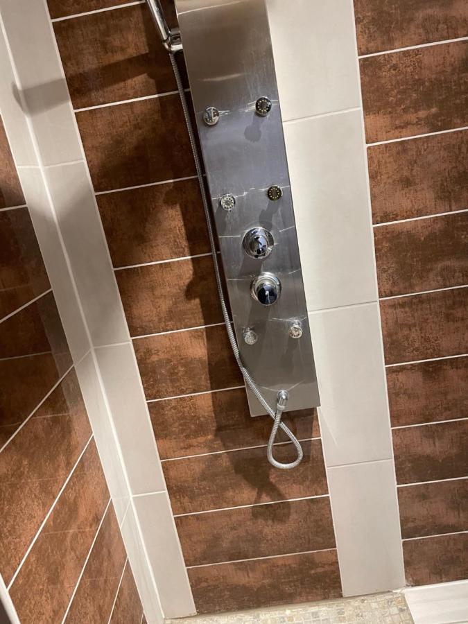 Studio Privee Vesoul -Wifi,Tv,Clim,Parking Gratuit Zewnętrze zdjęcie