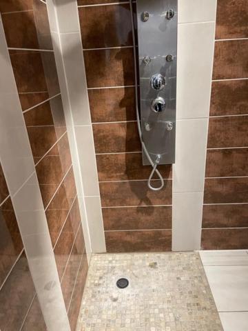 Studio Privee Vesoul -Wifi,Tv,Clim,Parking Gratuit Zewnętrze zdjęcie