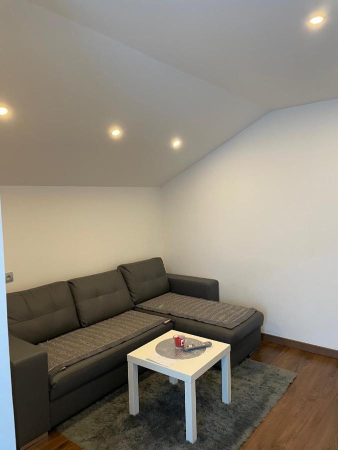 Studio Privee Vesoul -Wifi,Tv,Clim,Parking Gratuit Zewnętrze zdjęcie